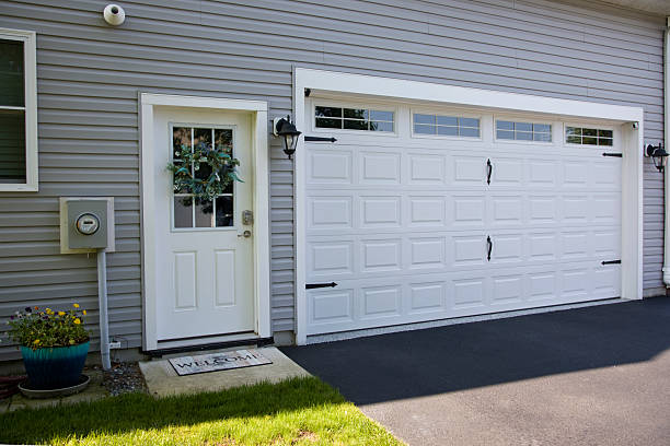 24/7 Emergency Garage Door Panel Replacement experts in Williamsburg, KY